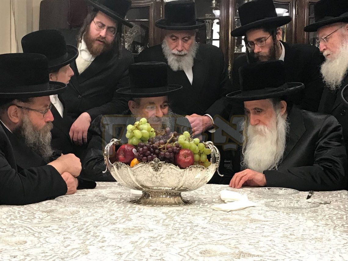 Main image for אדמו"ר ממאכנבקא  בביקור אצל אדמו"ר מסקווירא מב"פ