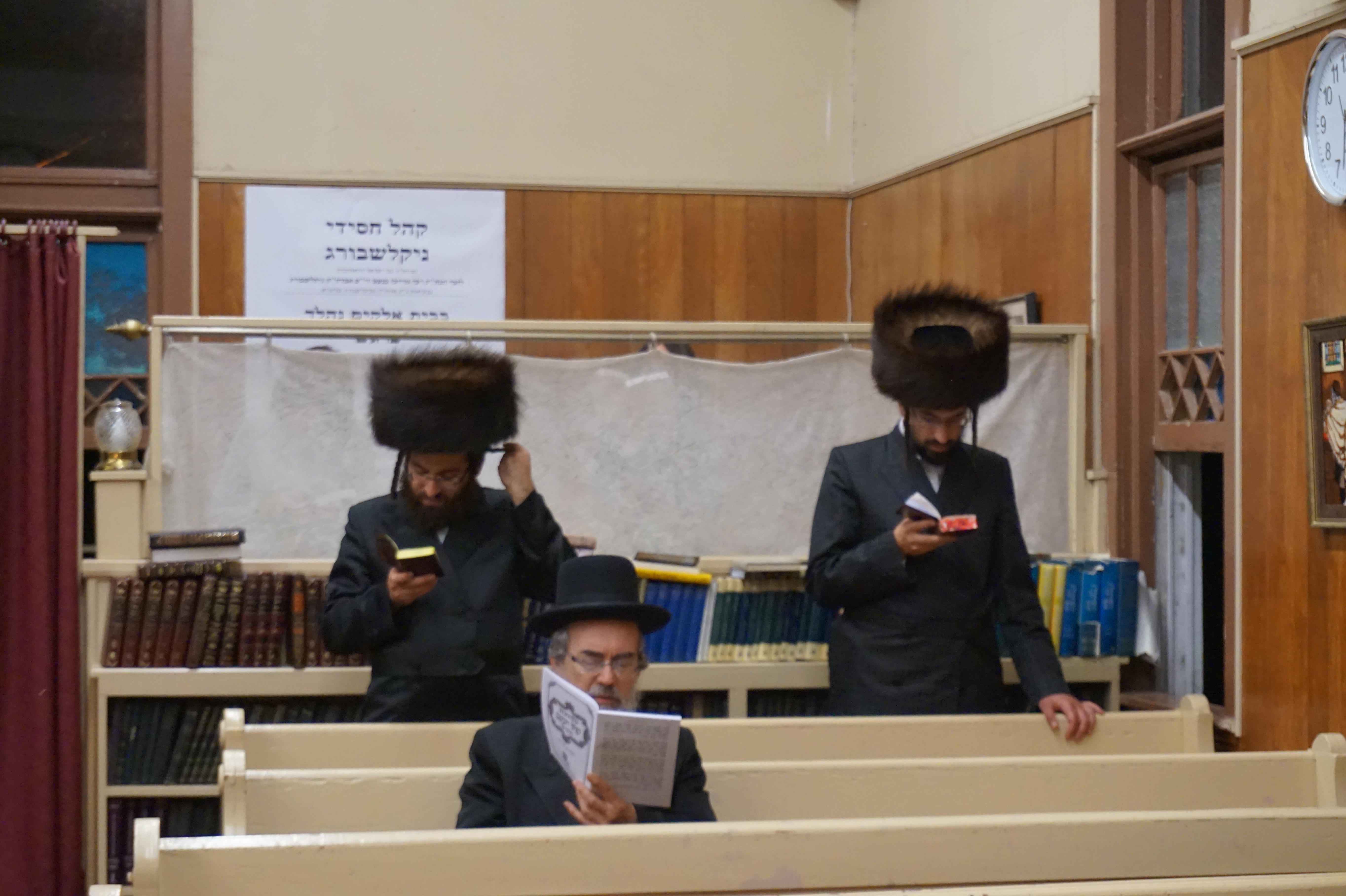 ערשטע סליחות אין חצה"ק ניקלשבורג ב"פ
