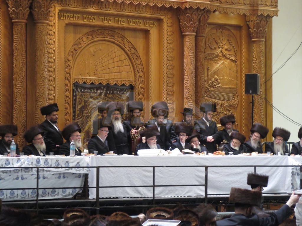 Main image for שמחת השבע ברכות בחצר הקודש סקווירא - בילדער יוסי פלער