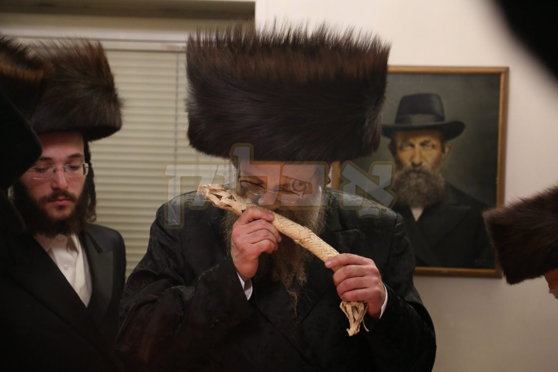 Main image for האדמו"ר מקאסוב אויף שבת אין ירושלים בילדער צבי בלום