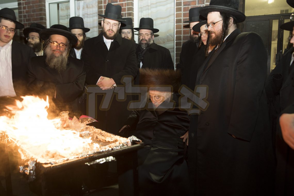 שריפת הפתילות ביי כ"ק גאבד קארלסבורג שליט"א