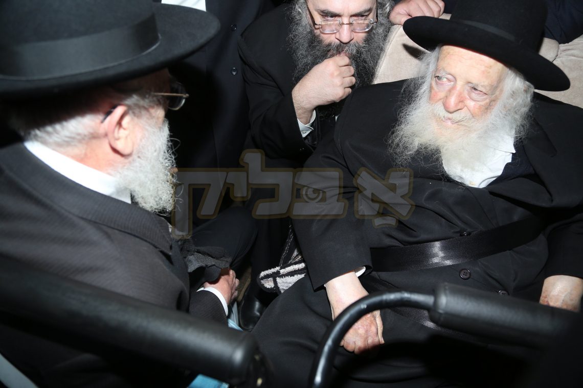 Main image for הגר"ח קנייבסקי איז מנחם אבל די קינדער פון הגר"ב אלישב ז"ל