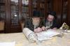 מעמד כתיבת האותיות אין די ספר תורה וואס איז געשריבן געווארן  דורך הרה"ח ר' מאיר הירש הי"ו מראשי הקהילה אין קרית יואל 