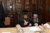 מעמד כתיבת האותיות אין די ספר תורה וואס איז געשריבן געווארן  דורך הרה"ח ר' מאיר הירש הי"ו מראשי הקהילה אין קרית יואל 