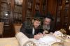 מעמד כתיבת האותיות אין די ספר תורה וואס איז געשריבן געווארן  דורך הרה"ח ר' מאיר הירש הי"ו מראשי הקהילה אין קרית יואל 