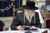 כ"ק אדמו"ר מאשלג שליט"א ביים עריכת השולחן לרגל הילולת אביו כ"ק אדמו"ר מאשלג זצ"ל