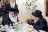 כ"ק אדמו"ר מצאנז שליט"א באזוכט ביי זקני חסידי צאנז אין מאנסי 