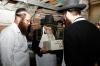 הגאון רבי בערל לאזאר שליט"א הויפט רב פון רוסלאנד ביים מצות באקן 