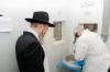 הגאון רבי בערל לאזאר שליט"א הויפט רב פון רוסלאנד ביים מצות באקן 