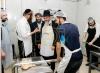 הגאון רבי בערל לאזאר שליט"א הויפט רב פון רוסלאנד ביים מצות באקן 