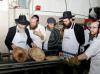 הגאון רבי בערל לאזאר שליט"א הויפט רב פון רוסלאנד ביים מצות באקן 