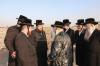 כ"ק אדמו"ר מוויזניץ שליט"א באזוכט ביים שטח וואו עס ווערט געבויעט ביליגע דירות פאר חסידי וויזניץ 