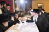 סעודת ראש חודש בהשתתפות כ"ק אדמו"ר מסקווירא שליט"א מיט נגידים וועלעכע האבן תורם געווען גרעסערע סכומים לטובת די אויפבוי פון ביהמ"ד הגדול סקווירא בילדער משה גאלדשיין 