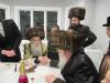 כ"ק אדמו"ר מפארשעי שליט"א בקביעת מזוזה אין שטוב פון הרה"ח ר' שמואל לונגער הי"ו