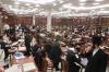 הונדערטער בחורים און אינגעלייט ביים לערנען שובבי"ם פארטאגס אין ביהמ"ד הגדול ד'סאטאמר אין ב"פ 
