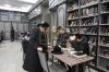 הונדערטער בחורים און אינגעלייט ביים לערנען שובבי"ם פארטאגס אין ביהמ"ד הגדול ד'סאטאמר אין ב"פ 