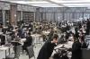 הונדערטער בחורים און אינגעלייט ביים לערנען שובבי"ם פארטאגס אין ביהמ"ד הגדול ד'סאטאמר אין ב"פ 
