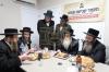 מעמד קביעת מזוזות צום פארגרעסערונג פון הויפטקווארטיר פון רבי ישעי'לעס צדקה 'רב להושיע' אין ניו יארק