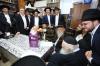 מרן שר התורה הגר"ח קנייבסקי שליט"א ביים אונטערשרייבן די קול קורא לטובת די בארימטע מוסד בלב אחד 