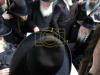 כ"ק אדמו"ר מגור שליט"א ביים מנחם אבל זיין כ"ק ראב"ד ירושלים שליט"א נאך די פטירה פון אחיו הגאון רבי דוב זצ"ל