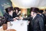 Full gallery of the Pupa Rebbi's trip to mekomois hakodesh 