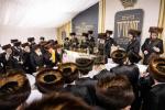 Full gallery of the Pupa Rebbi's trip to mekomois hakodesh 