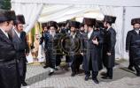 Full gallery of the Pupa Rebbi's trip to mekomois hakodesh 