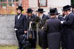Full gallery of the Pupa Rebbi's trip to mekomois hakodesh 