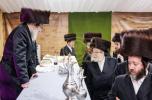 Full gallery of the Pupa Rebbi's trip to mekomois hakodesh 