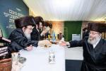 Full gallery of the Pupa Rebbi's trip to mekomois hakodesh 