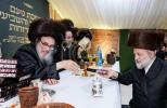 Full gallery of the Pupa Rebbi's trip to mekomois hakodesh 