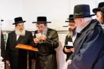 Full gallery of the Pupa Rebbi's trip to mekomois hakodesh 