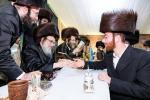 Full gallery of the Pupa Rebbi's trip to mekomois hakodesh 
