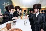 Full gallery of the Pupa Rebbi's trip to mekomois hakodesh 