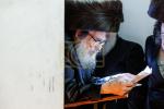Full gallery of the Pupa Rebbi's trip to mekomois hakodesh 