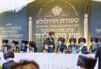 Full gallery of the Pupa Rebbi's trip to mekomois hakodesh 