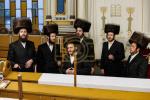 Full gallery of the Pupa Rebbi's trip to mekomois hakodesh 