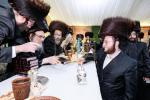 Full gallery of the Pupa Rebbi's trip to mekomois hakodesh 