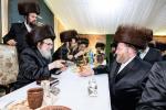 Full gallery of the Pupa Rebbi's trip to mekomois hakodesh 