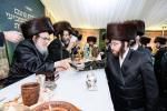 Full gallery of the Pupa Rebbi's trip to mekomois hakodesh 