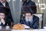 Full gallery of the Pupa Rebbi's trip to mekomois hakodesh 