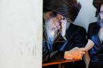 Full gallery of the Pupa Rebbi's trip to mekomois hakodesh 