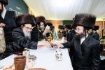 Full gallery of the Pupa Rebbi's trip to mekomois hakodesh 