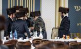 Full gallery of the Pupa Rebbi's trip to mekomois hakodesh 