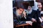 Full gallery of the Pupa Rebbi's trip to mekomois hakodesh 