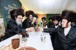 Full gallery of the Pupa Rebbi's trip to mekomois hakodesh 