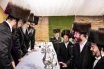 Full gallery of the Pupa Rebbi's trip to mekomois hakodesh 