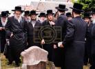 Full gallery of the Pupa Rebbi's trip to mekomois hakodesh 