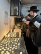   Huadmur Mesadigura london shlite on a trip to vienna  to the yurtzit of rebbi yisroel of tzurtkove tz"l 