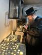   Huadmur Mesadigura london shlite on a trip to vienna  to the yurtzit of rebbi yisroel of tzurtkove tz"l 